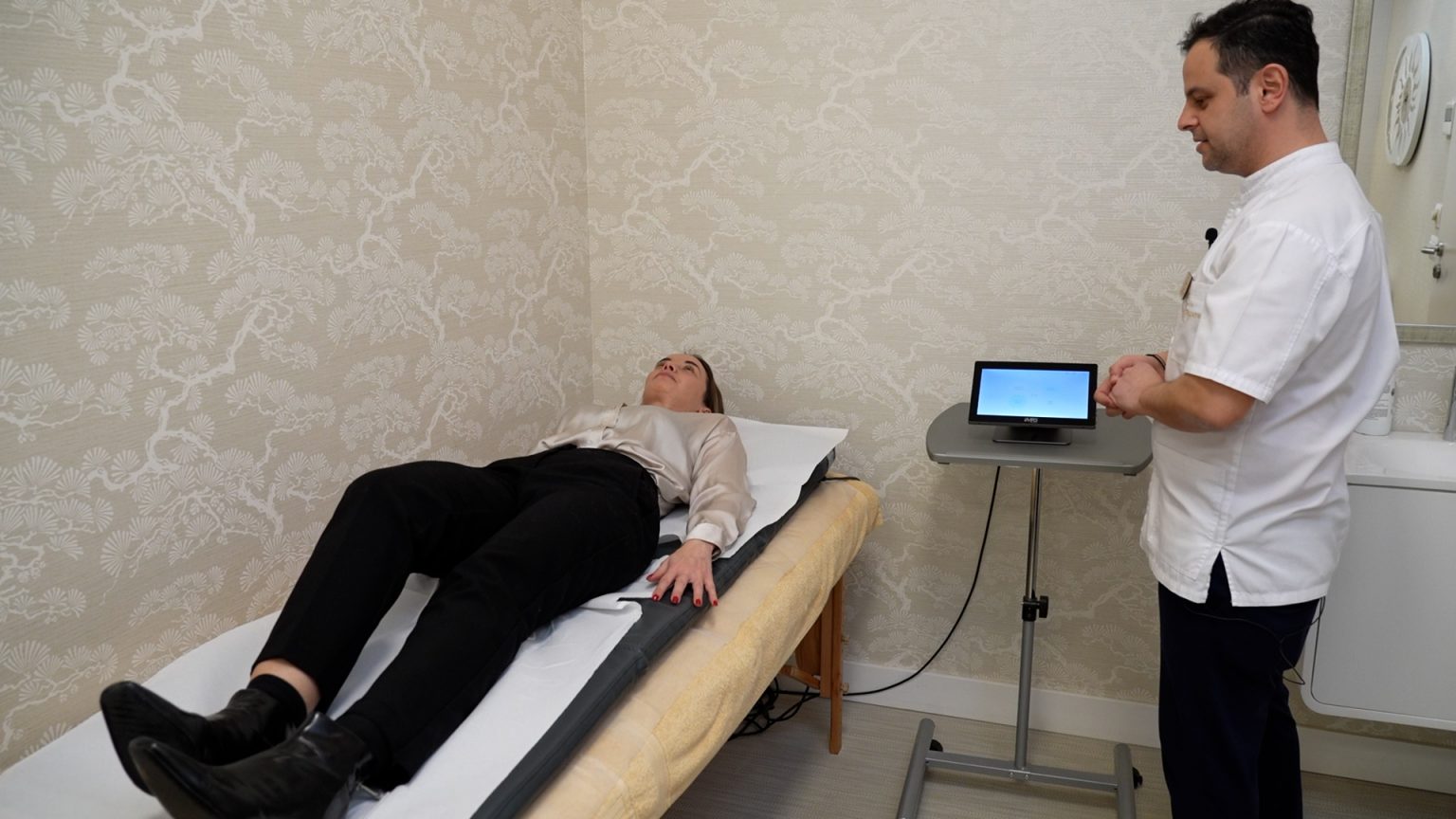 C0327.MP4.00_26_34_15.Still001