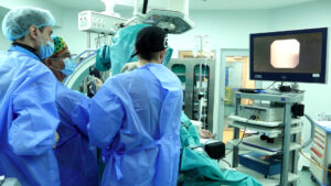 DR-MARCIAN-MANU-LITIAZA-URINARA.00_01_39_39.Still003