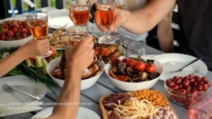 Urgente-digestive-cauzate-de-excesele-alimentare.00_00_38_26.Still002