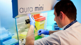 134. Laborator Genetică Viorica Rădoi.mp4.00_01_03_27.Still001